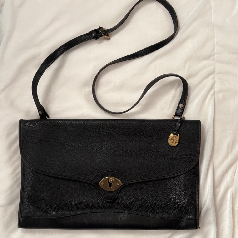 Dooney and Bourke Calvary Messenger Envelope Clutch
Crossbody Bag